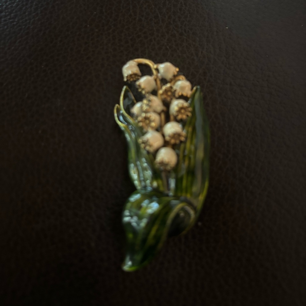 Easter  Lily-of-The-Valley Basket Brooch from ILANET Museum Collection - Picture 8 of 8